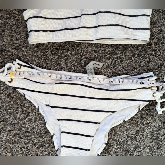 Stylish Striped Bikini Set black and white size  medium - Picture 4 of 7
